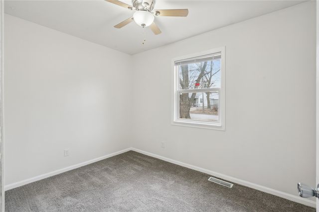 4016 E Seneca Avenue, Des Moines, IA 50317