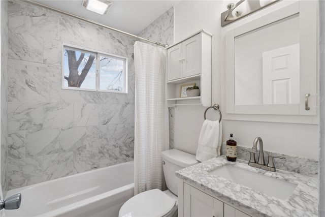 4016 E Seneca Avenue, Des Moines, IA 50317