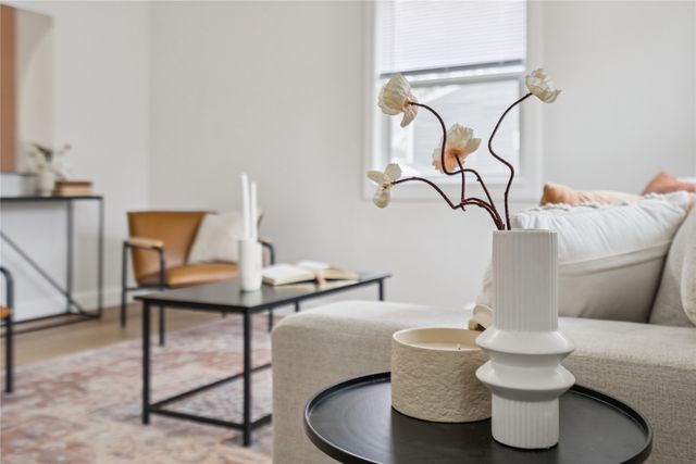 4016 E Seneca Avenue, Des Moines, IA 50317