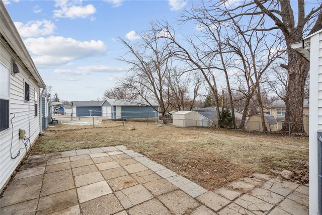 4016 E Seneca Avenue, Des Moines, IA 50317