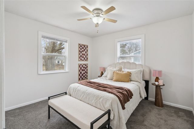 4016 E Seneca Avenue, Des Moines, IA 50317