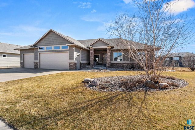 1920 S Firefly Dr Drive, Sioux Falls, SD 57110