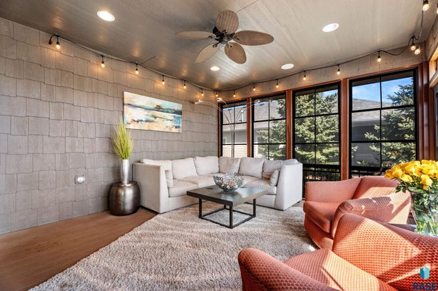 1920 S Firefly Dr Drive, Sioux Falls, SD 57110