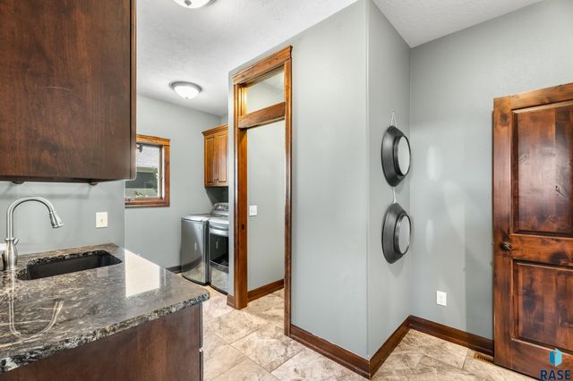 1920 S Firefly Dr Drive, Sioux Falls, SD 57110