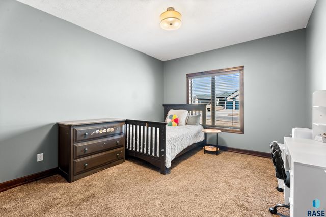 1920 S Firefly Dr Drive, Sioux Falls, SD 57110