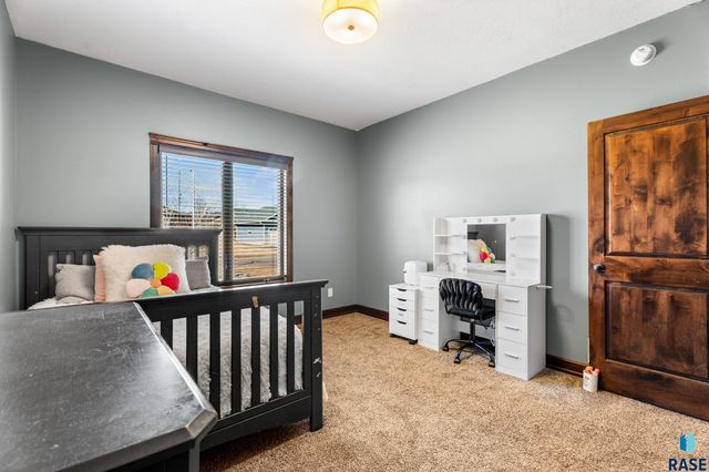 1920 S Firefly Dr Drive, Sioux Falls, SD 57110