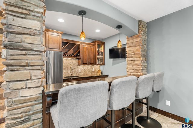 1920 S Firefly Dr Drive, Sioux Falls, SD 57110