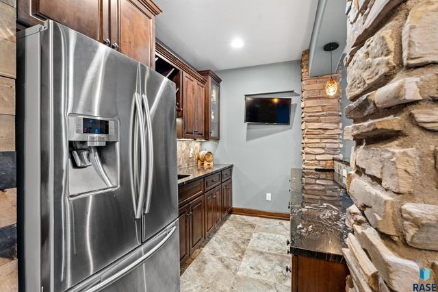 1920 S Firefly Dr Drive, Sioux Falls, SD 57110