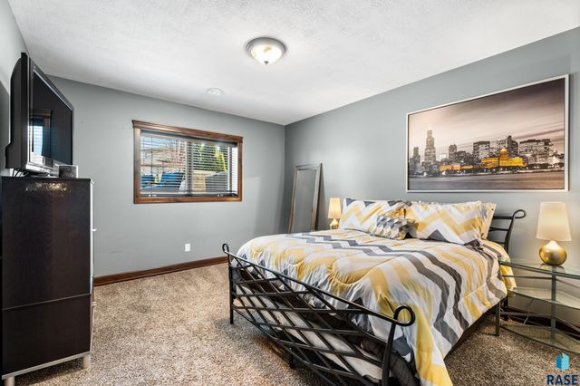 1920 S Firefly Dr Drive, Sioux Falls, SD 57110