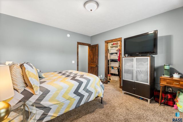 1920 S Firefly Dr Drive, Sioux Falls, SD 57110