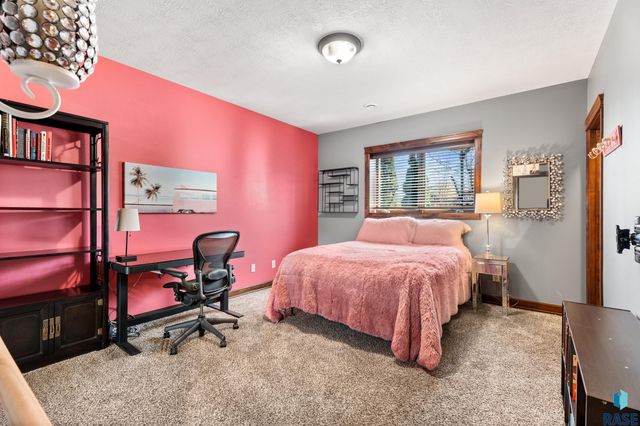 1920 S Firefly Dr Drive, Sioux Falls, SD 57110