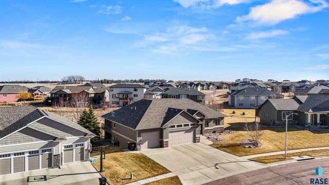 1920 S Firefly Dr Drive, Sioux Falls, SD 57110