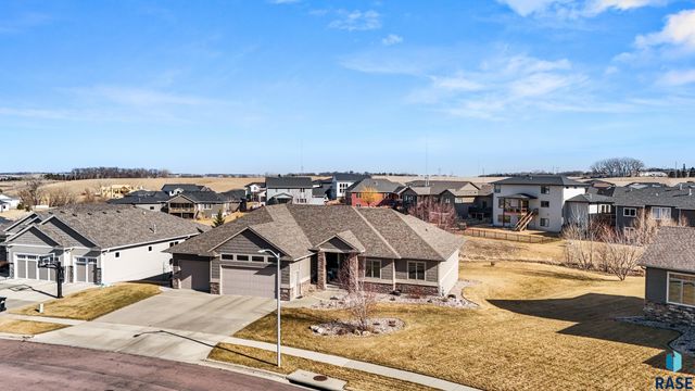 1920 S Firefly Dr Drive, Sioux Falls, SD 57110