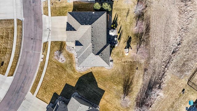 1920 S Firefly Dr Drive, Sioux Falls, SD 57110