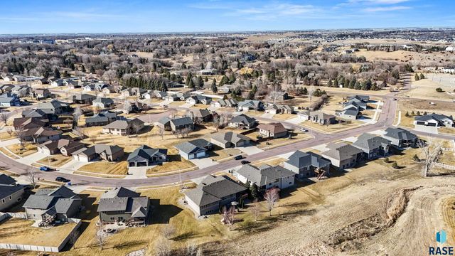 1920 S Firefly Dr Drive, Sioux Falls, SD 57110