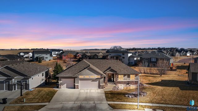 1920 S Firefly Dr Drive, Sioux Falls, SD 57110