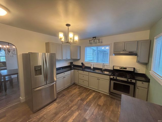 1321 N Brookfield Street, South Bend, IN 46628