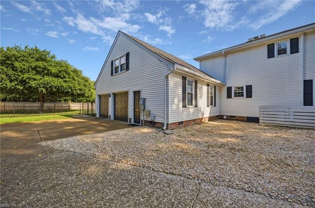 1904 Thomas Bishop Court CT, Virginia Beach, VA 23454
