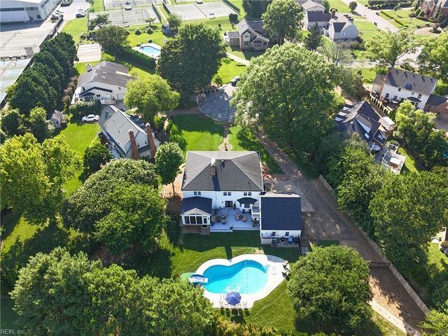 1904 Thomas Bishop Court CT, Virginia Beach, VA 23454