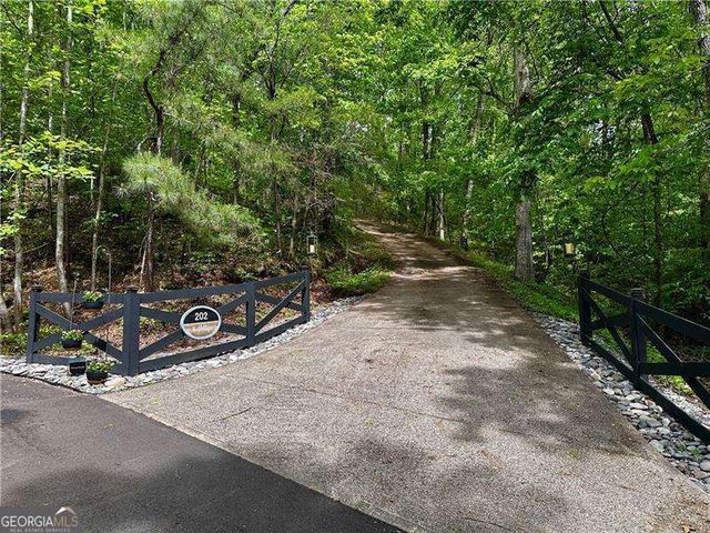 202 Windy Ridge Court, Dawsonville, GA 30534