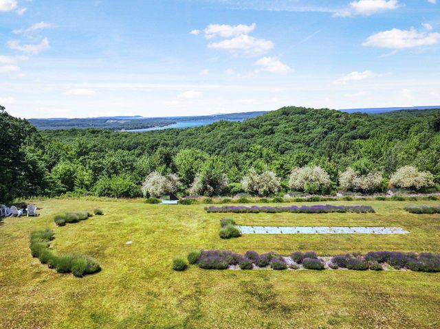 1461 N Eagle Highway, Lake Leelanau, MI 49653