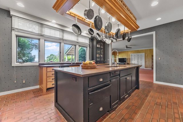 1461 N Eagle Highway, Lake Leelanau, MI 49653