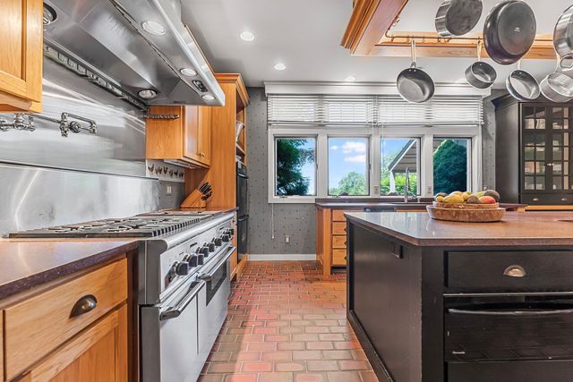 1461 N Eagle Highway, Lake Leelanau, MI 49653