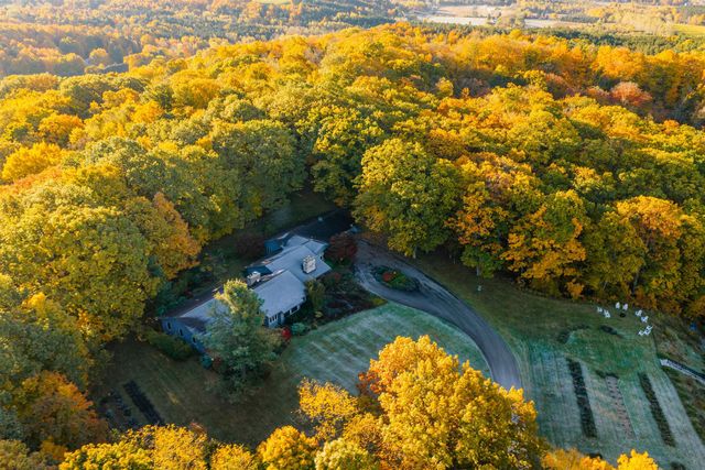 1461 N Eagle Highway, Lake Leelanau, MI 49653