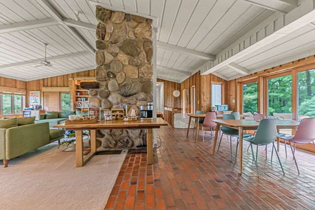 1461 N Eagle Highway, Lake Leelanau, MI 49653