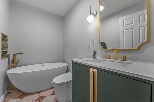 1461 N Eagle Highway, Lake Leelanau, MI 49653