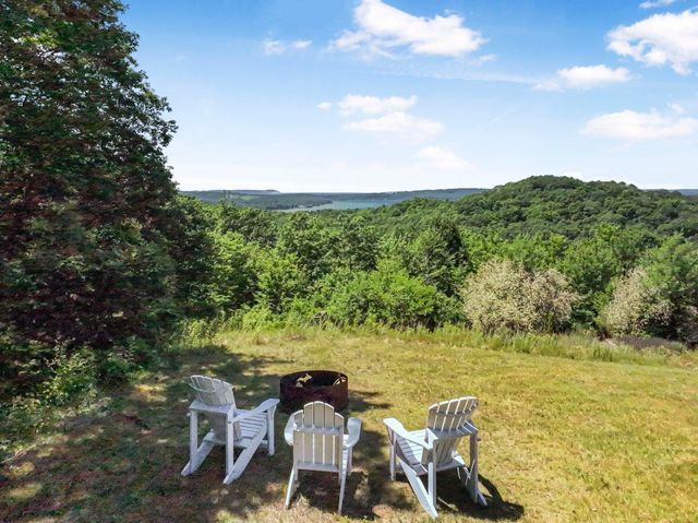 1461 N Eagle Highway, Lake Leelanau, MI 49653