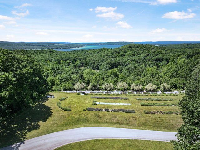 1461 N Eagle Highway, Lake Leelanau, MI 49653