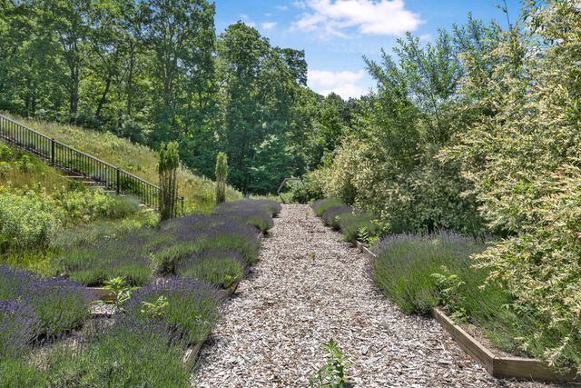 1461 N Eagle Highway, Lake Leelanau, MI 49653