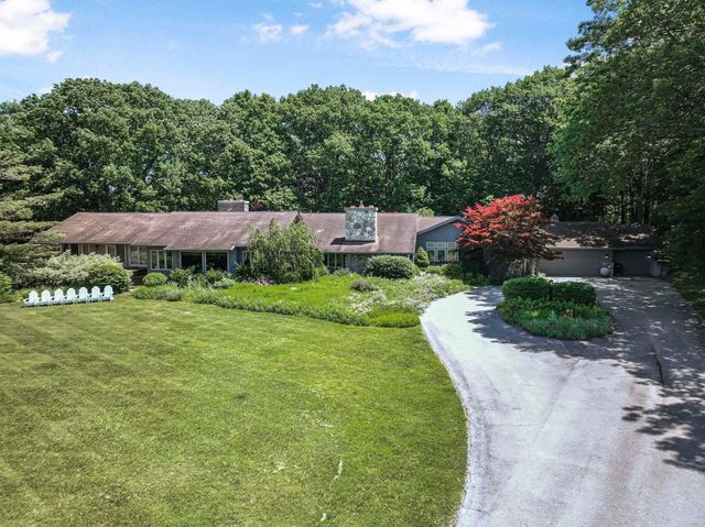 1461 N Eagle Highway, Lake Leelanau, MI 49653