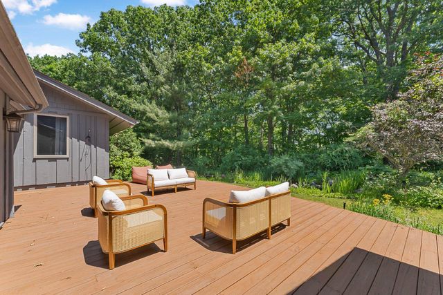 1461 N Eagle Highway, Lake Leelanau, MI 49653