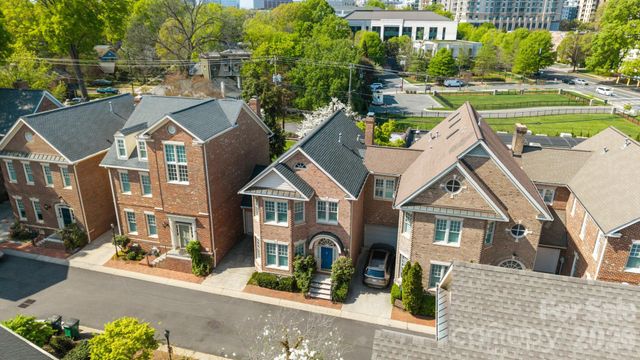 1208 Dilworth Crescent Row, Charlotte, NC 28203