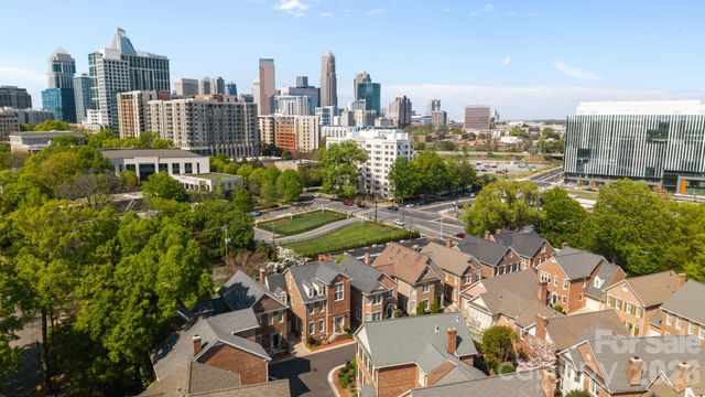 1208 Dilworth Crescent Row, Charlotte, NC 28203