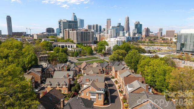 1208 Dilworth Crescent Row, Charlotte, NC 28203