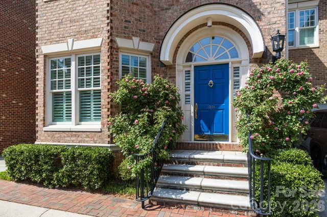 1208 Dilworth Crescent Row, Charlotte, NC 28203