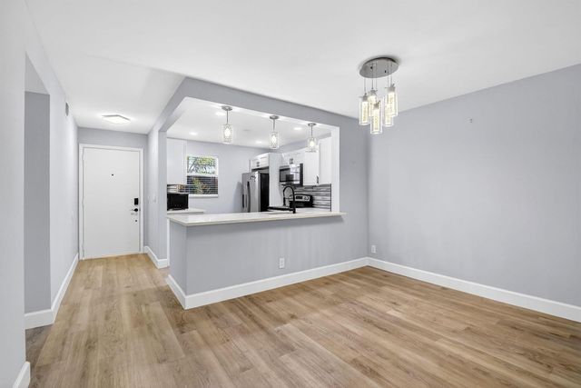 2515 NE 2nd Court 204, Boynton Beach, FL 33435