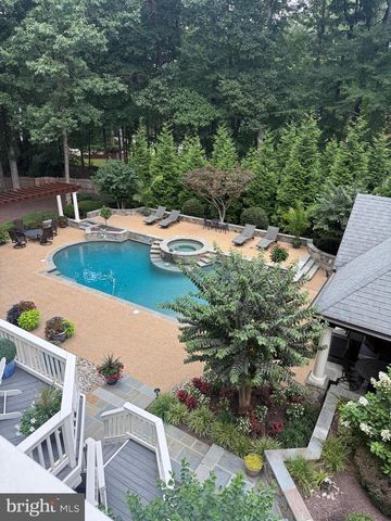 10330 REGENCY STATION DR, Fairfax Station, VA 22039