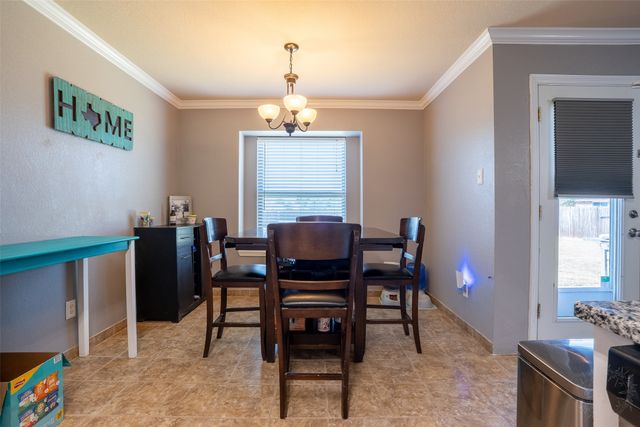 424 NE Murphy Road, Burleson, TX 76028