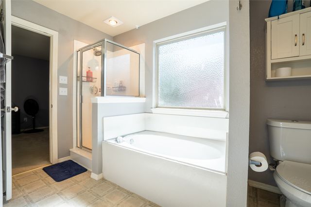 424 NE Murphy Road, Burleson, TX 76028