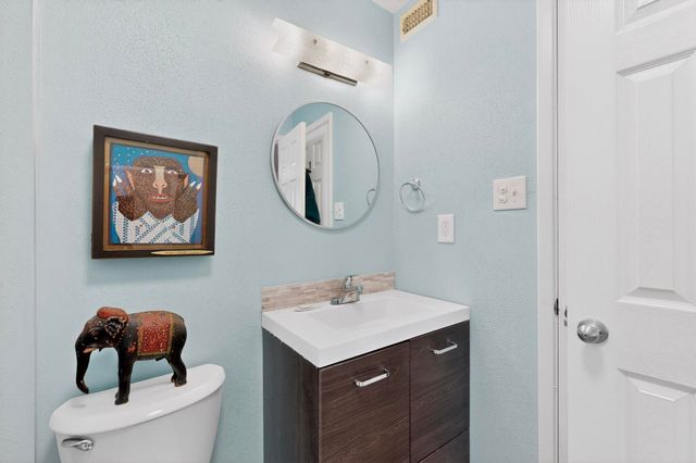 4601 Carlisle Boulevard NE H2, Albuquerque, NM 87109