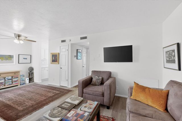 4601 Carlisle Boulevard NE H2, Albuquerque, NM 87109