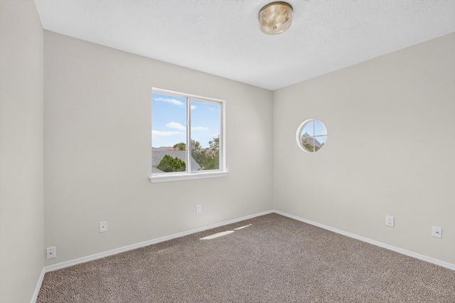 16 Cliffrose Trail, Los Lunas, NM 87031