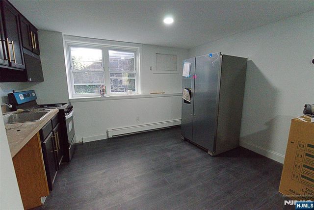 401 Undercliff Avenue, Edgewater, NJ 07020