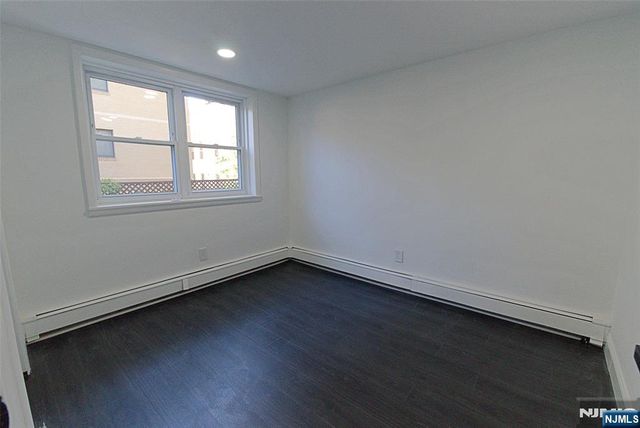 401 Undercliff Avenue, Edgewater, NJ 07020