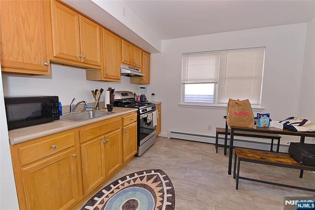 401 Undercliff Avenue, Edgewater, NJ 07020