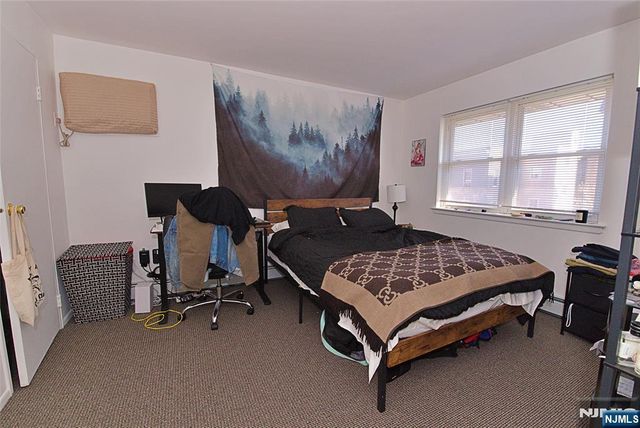 401 Undercliff Avenue, Edgewater, NJ 07020